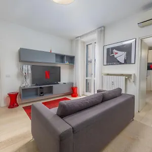  Apartment Kramer House, In The Fashion District!